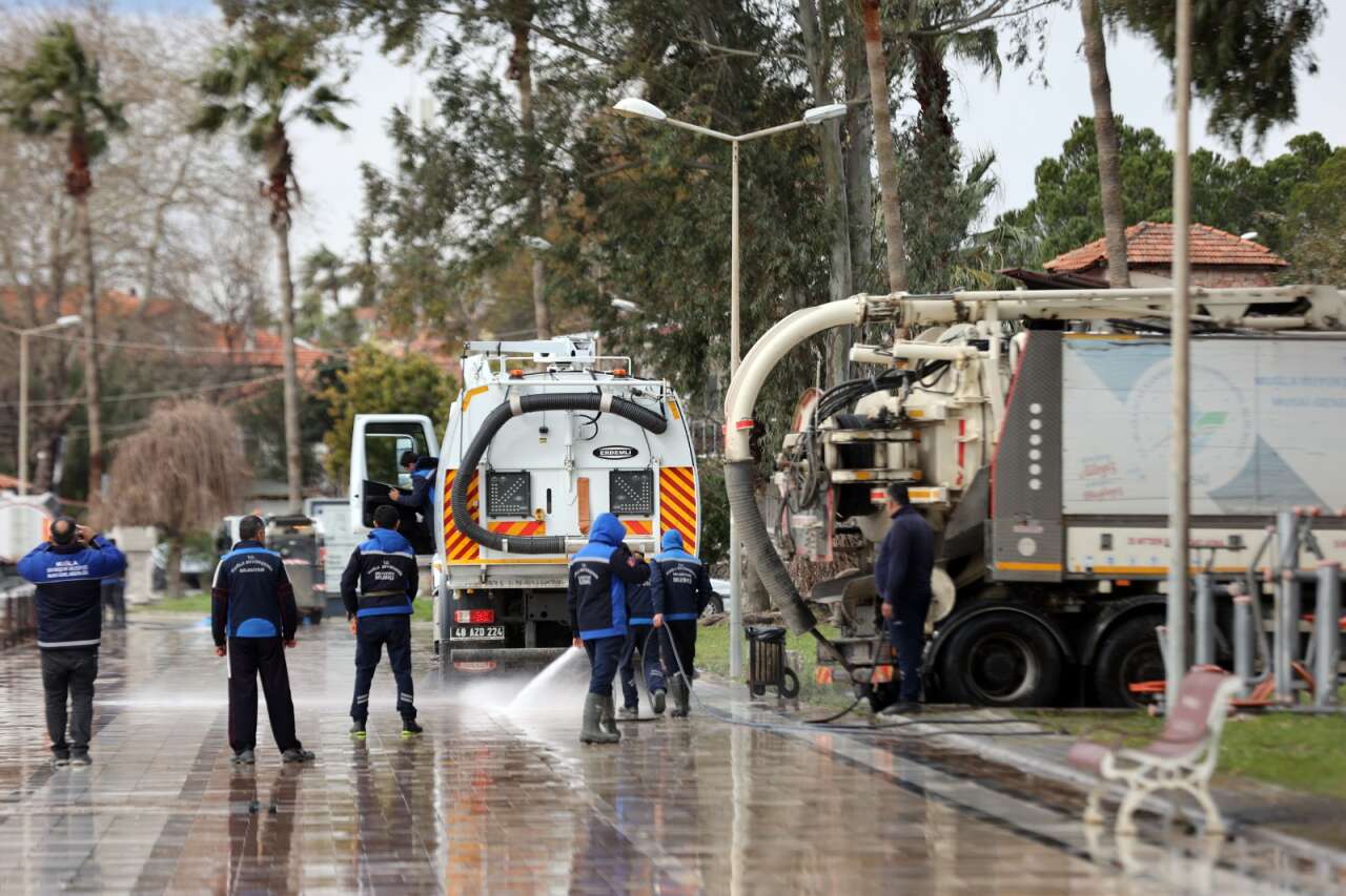 Köyceğiz’de Taşkın Temizliği: Büyükşehir Sahada 4